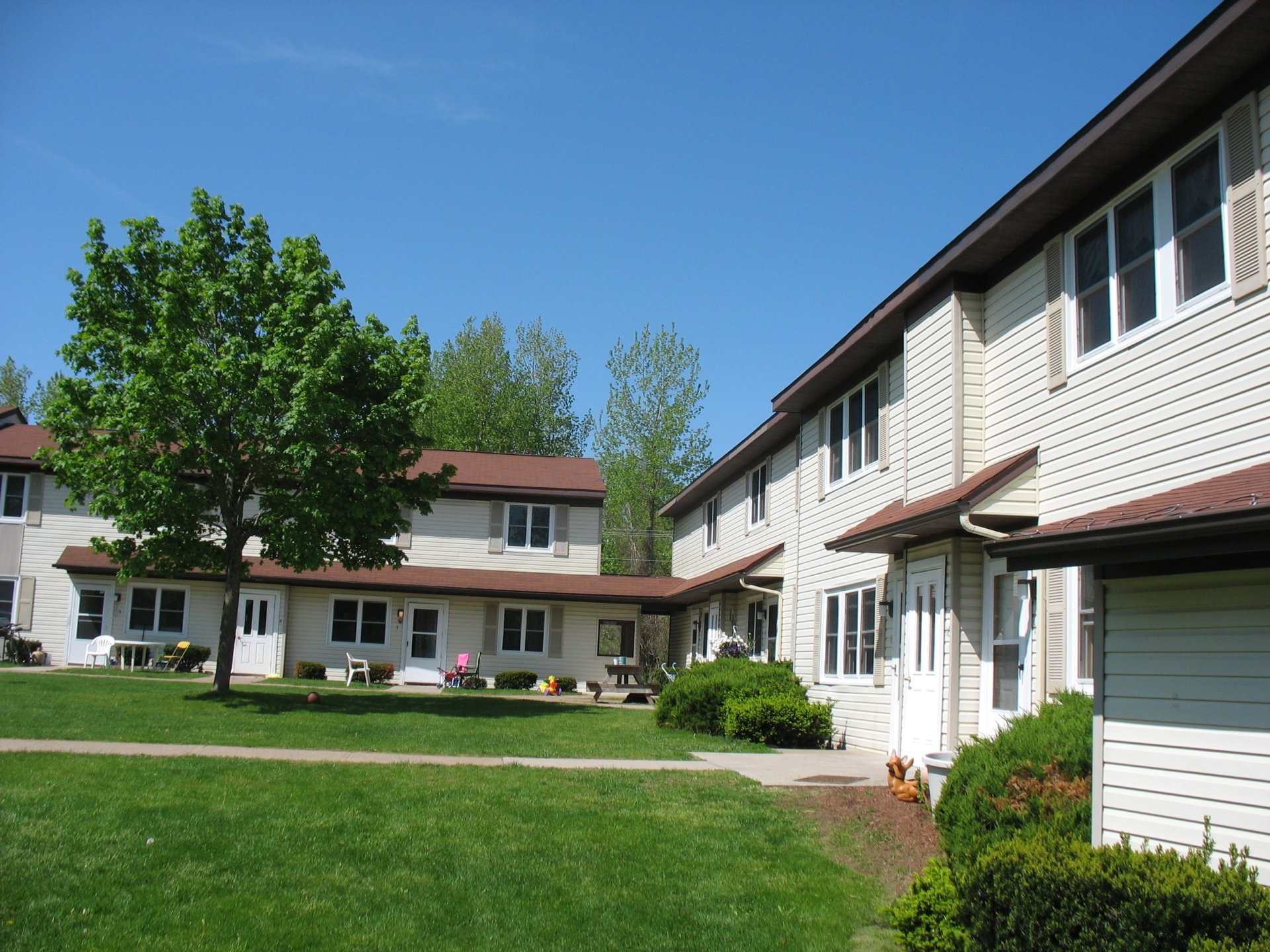 Red Creek Garden Apartments